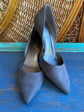 Bandolino Slate Gray Faux Snake Skin & Faux Suede Pointed Toe Pumps Heels